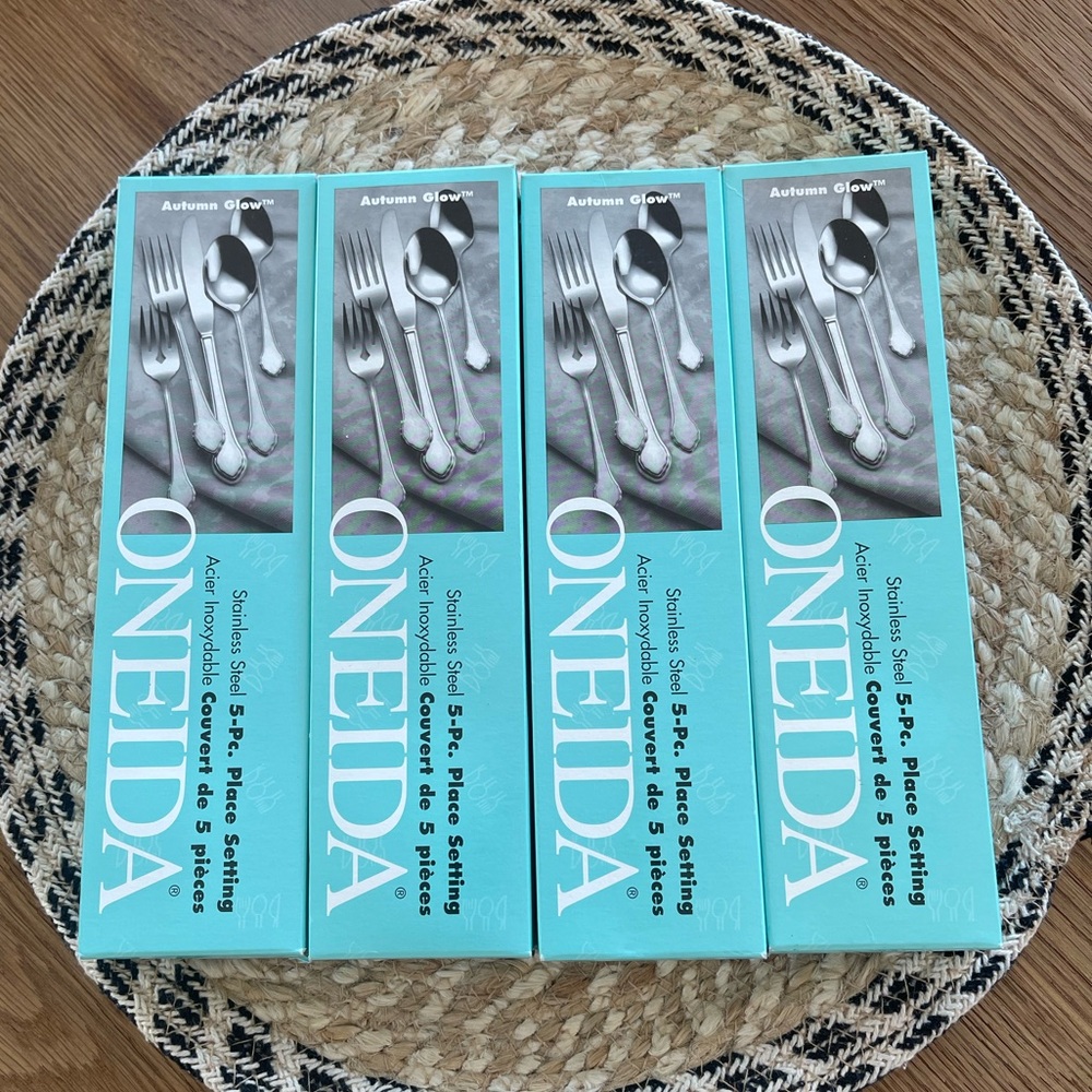 Oneida Stainless Autumn Glow Summer Mist 20 Pieces Service for 4 Unused Flatware